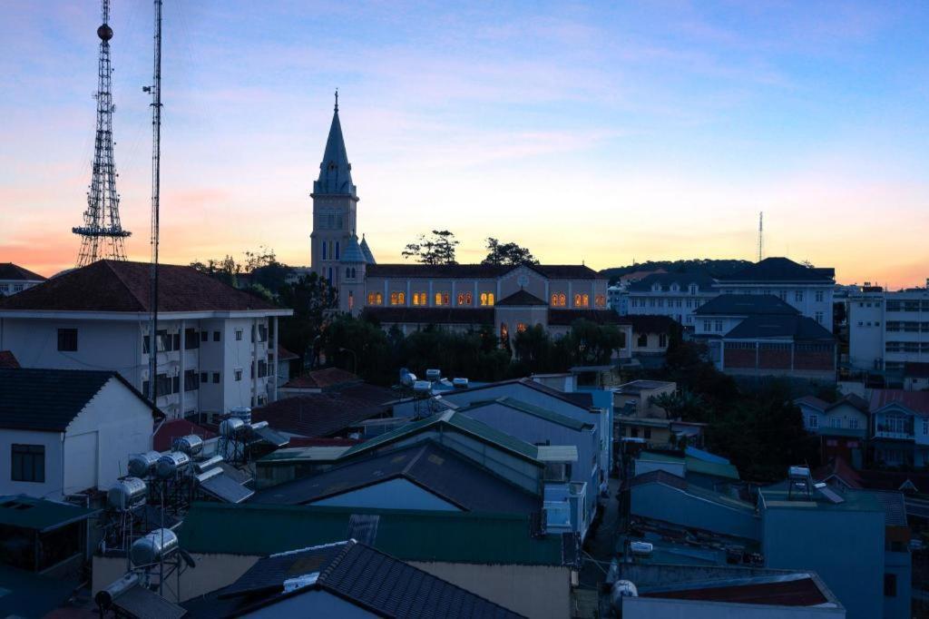 Yukkuri Boutique Hotel Dalat Buitenkant foto